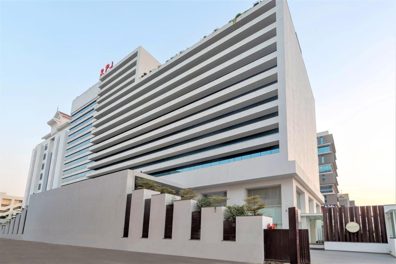 Rpj Hotel Rajkot Exteriör bild