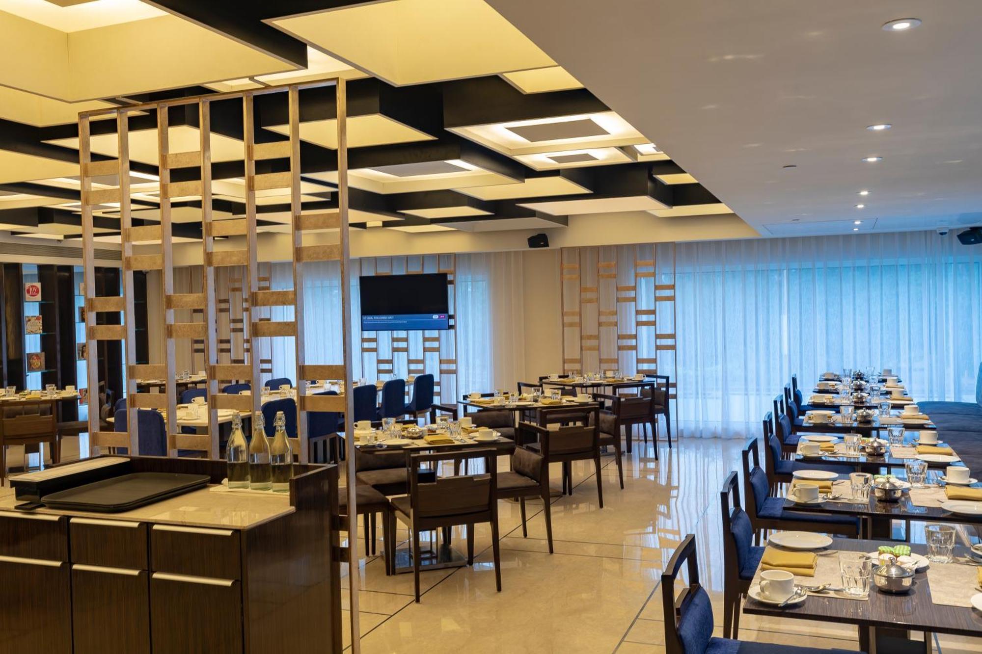 Rpj Hotel Rajkot Exteriör bild