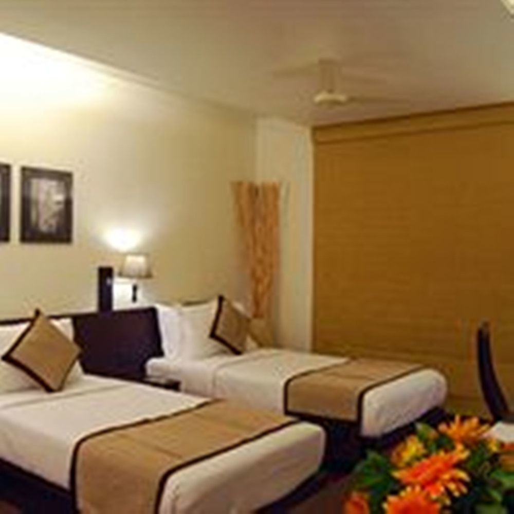 Rpj Hotel Rajkot Exteriör bild