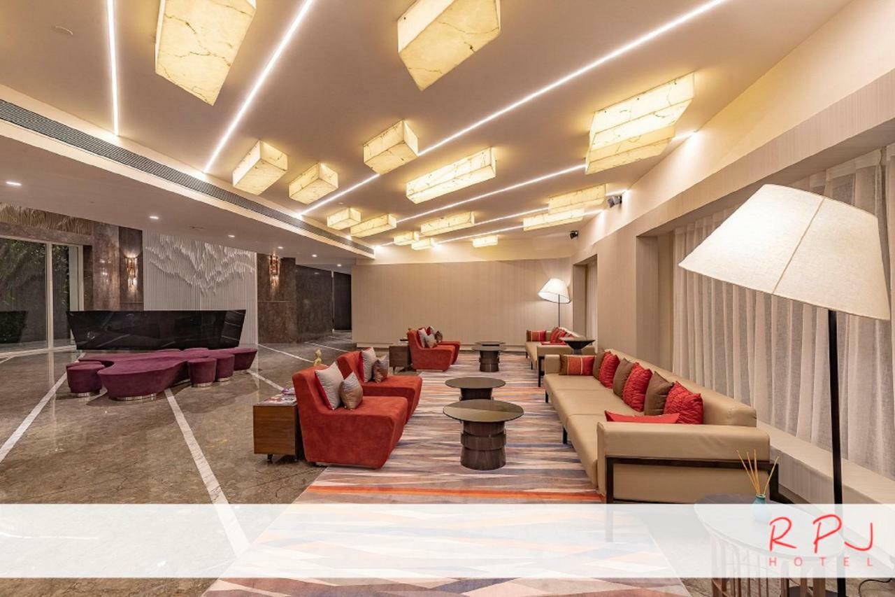 Rpj Hotel Rajkot Exteriör bild