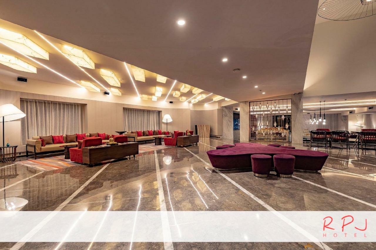 Rpj Hotel Rajkot Exteriör bild