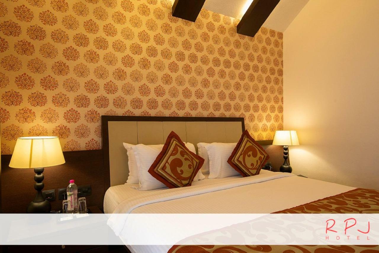 Rpj Hotel Rajkot Exteriör bild