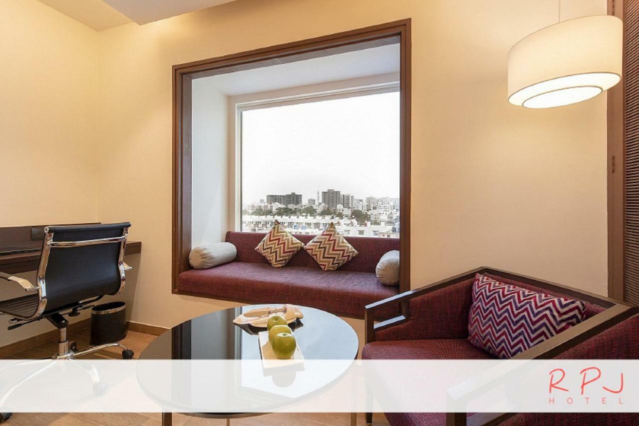 Rpj Hotel Rajkot Exteriör bild