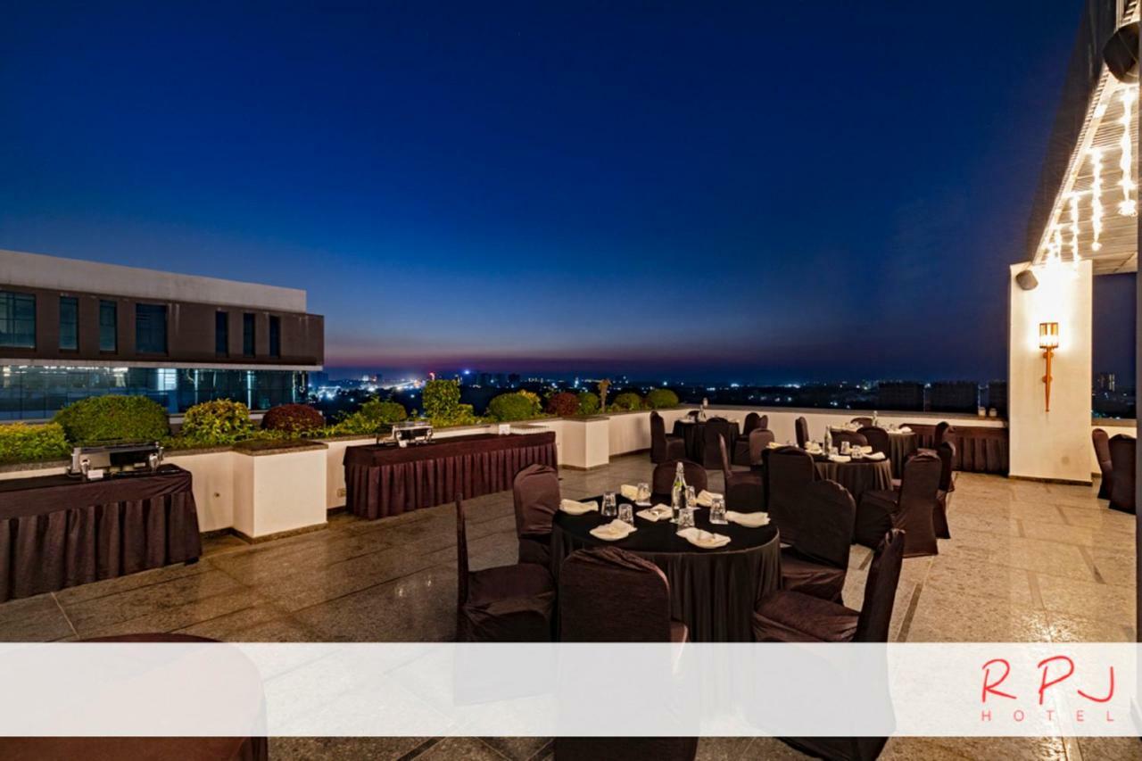 Rpj Hotel Rajkot Exteriör bild